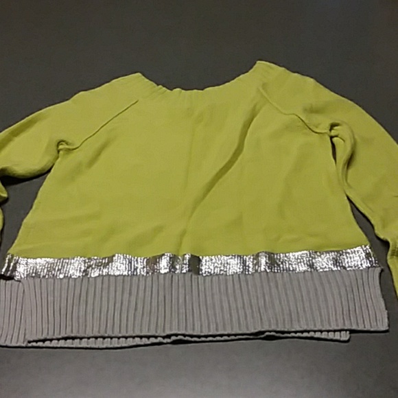 Sweater - Picture 4 of 4